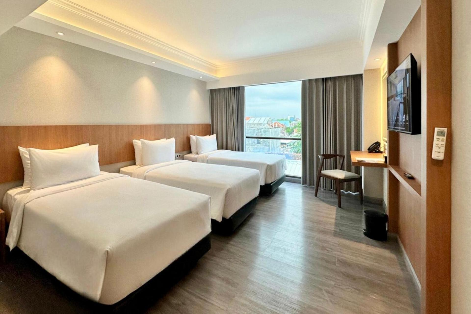 The Malioboro Hotel & Conference Center Джокьякарта Экстерьер фото